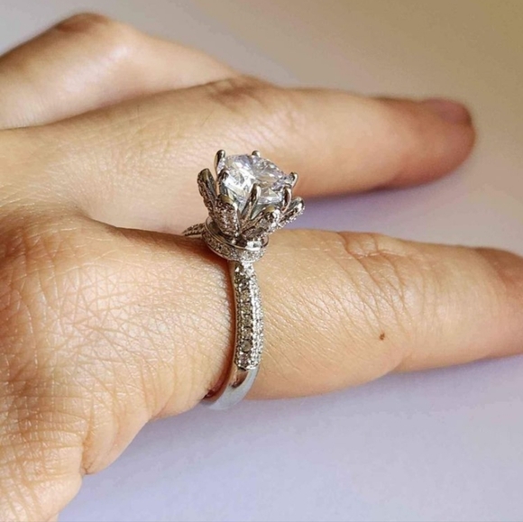 New 925 Silver Round Cut Diamond Flower Ring for Women - Picture 2 of 10